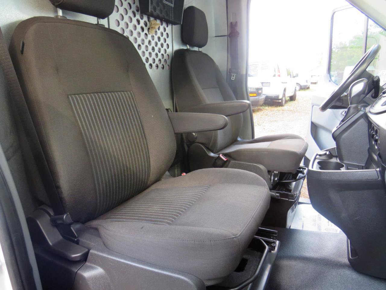 Used 2017 Ford Transit 250 130 Medium Roof RWD image 29