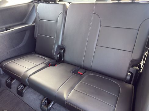 Used 2020 Chevrolet Traverse RS image 26