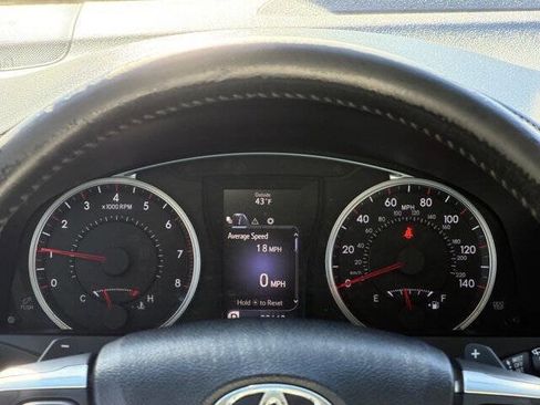 Used 2015 Toyota Camry SE FWD image 15