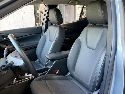Used 2025 Buick Encore GX Preferred FWD image 3