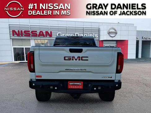 Used 2020 GMC Sierra 1500 AT4 w/ AT4 Premium Package AWD/4WD image 6