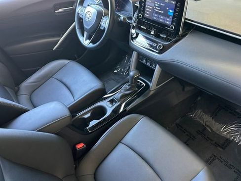 Certified 2022 Toyota Corolla Cross XLE FWD image 20