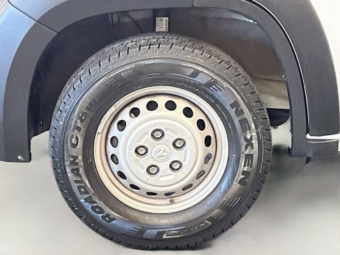 Used 2024 RAM ProMaster 2500 w/ Convenience Group FWD image 28