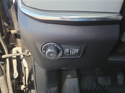 Certified 2022 Jeep Compass Limited AWD/4WD image 30