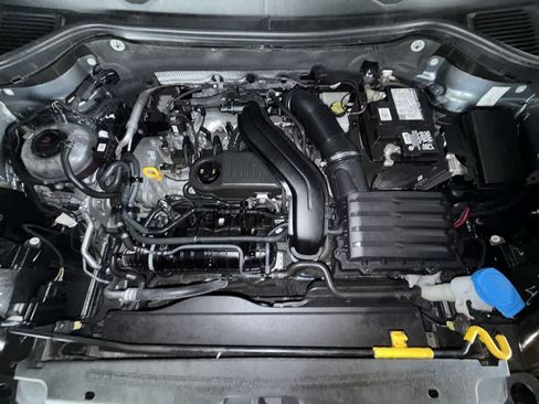 Certified 2022 Volkswagen Taos SE FWD image 12