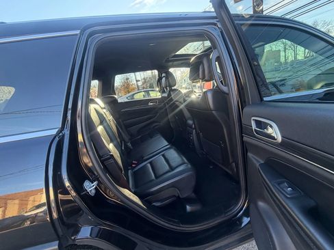 Used 2019 Jeep Grand Cherokee Limited AWD/4WD image 26
