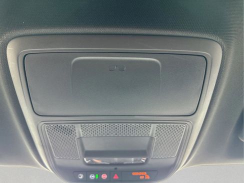 Used 2025 Buick Enclave Sport Touring w/ Power Package FWD image 33