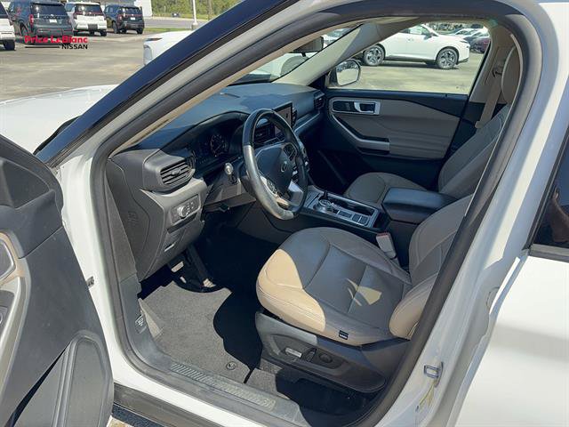 Used 2021 Ford Explorer XLT RWD image 13