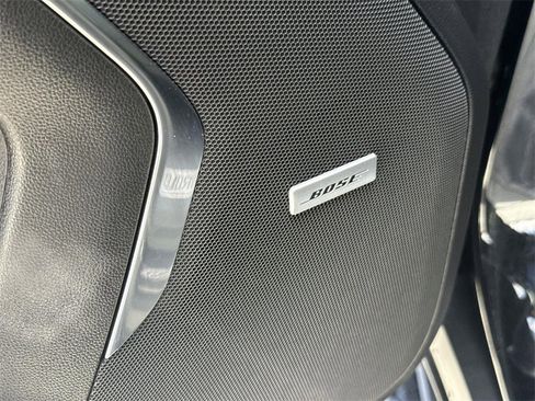 Used 2024 Chevrolet Suburban Premier image 22