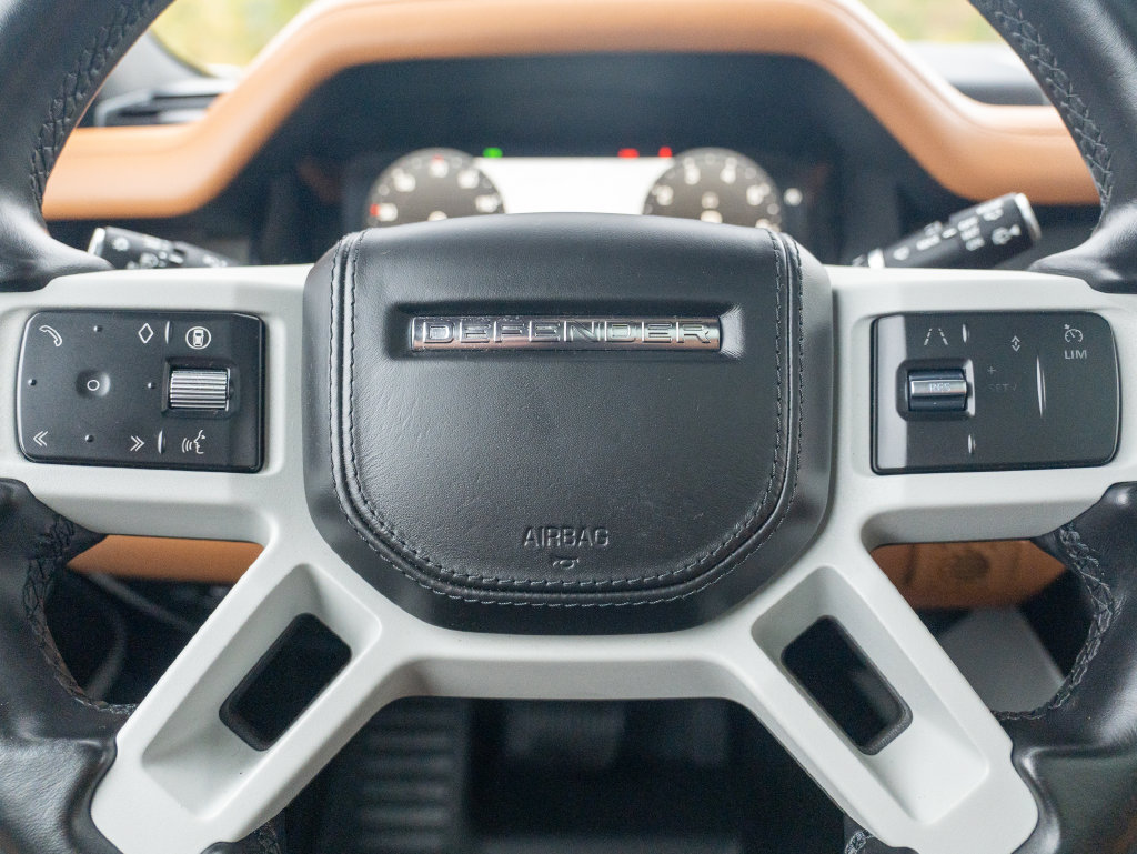 Used 2024 Land Rover Defender 110 SE AWD/4WD image 15