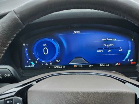 Used 2022 Ford Explorer King Ranch w/ Premium Technology Package image 35