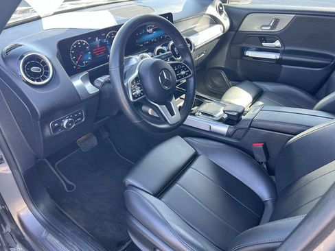 Used 2022 Mercedes-Benz GLB 250 4MATIC image 5