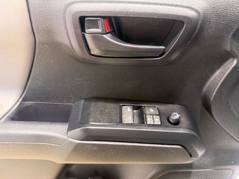 Certified 2023 Toyota Tacoma SR AWD/4WD image 22