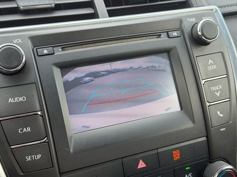 Used 2016 Toyota Camry SE FWD image 12