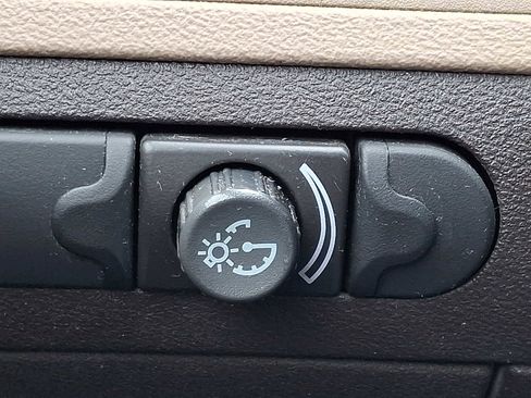 Used 2011 Chevrolet Malibu LS FWD image 24