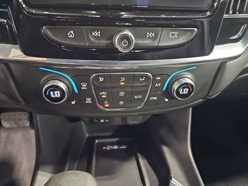 Used 2023 Chevrolet Traverse LT AWD/4WD image 21