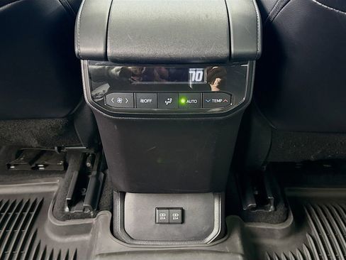 Used 2021 Toyota Highlander XSE AWD/4WD image 32