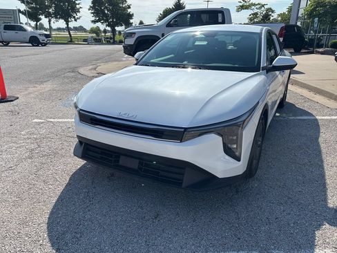 Used 2025 Kia K4 FWD image 11