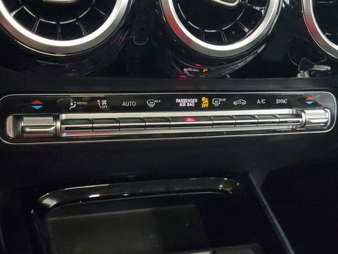 Used 2022 Mercedes-Benz GLA 250 4MATIC image 21