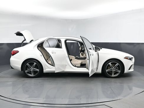 Used 2022 Mercedes-Benz A 220 4MATIC w/ Premium Package Lite image 27