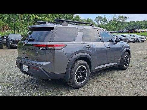 Used 2025 Nissan Pathfinder Rock Creek AWD/4WD image 8