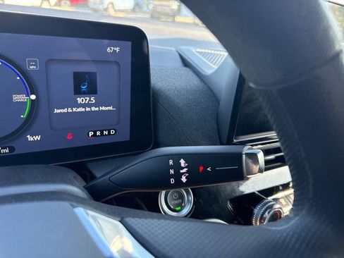 Used 2025 Honda Prologue EX image 17