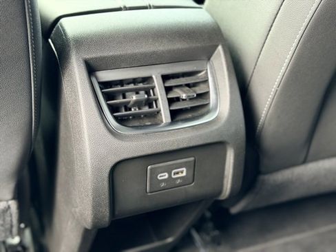 Used 2025 Chevrolet Blazer LT image 23