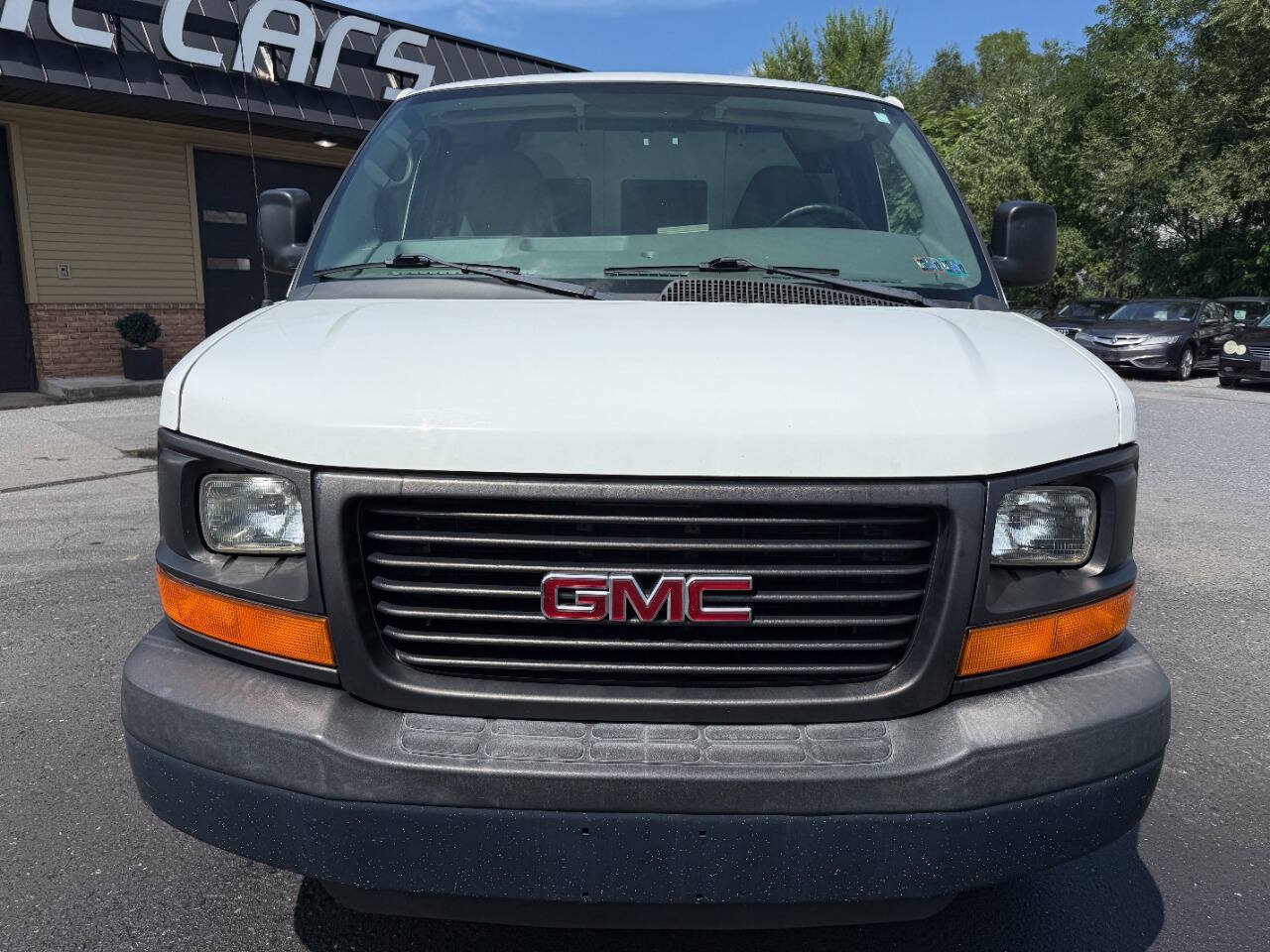 Used 2013 GMC Savana 2500 RWD image 2