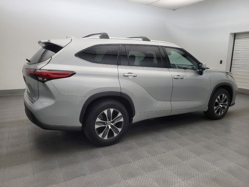 Used 2020 Toyota Highlander XLE FWD image 10
