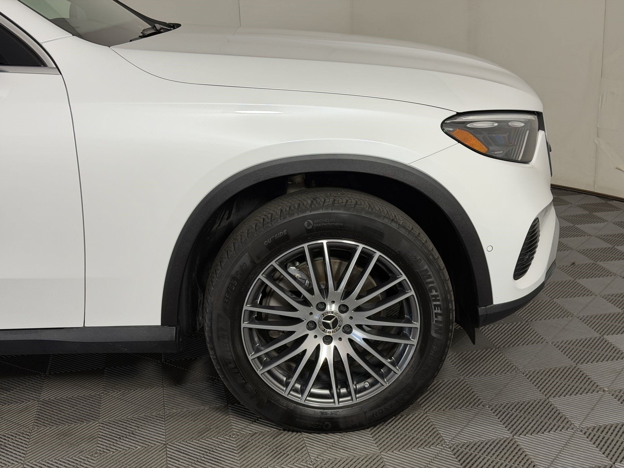 Used 2024 Mercedes-Benz GLC 300 4MATIC image 13