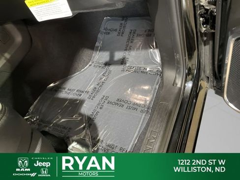 New 2026 RAM 2500 Laramie AWD/4WD image 44