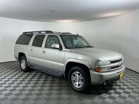 Used 2004 Chevrolet Suburban Z71 w/ Preferred Equipment Group AWD/4WD image 3
