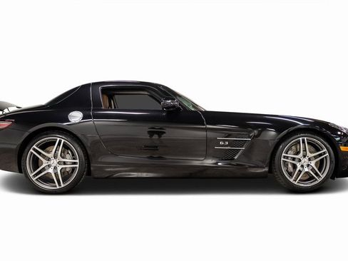 Used 2011 Mercedes-Benz SLS AMG Coupe image 30