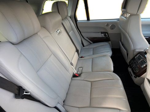 Used 2016 Land Rover Range Rover HSE image 16