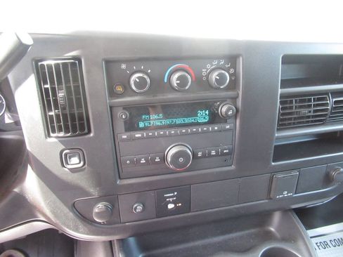 Used 2025 GMC Savana 2500 w/ Driver Convenience Package RWD image 20