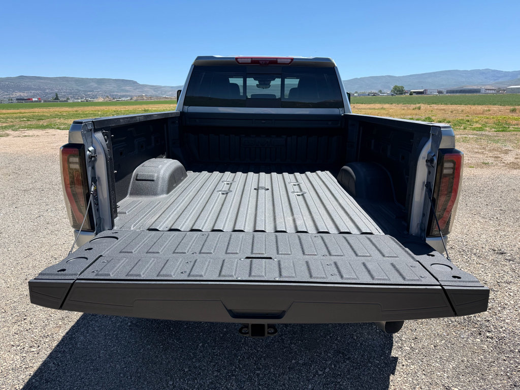 Used 2025 GMC Sierra 2500 AT4X AWD/4WD image 11