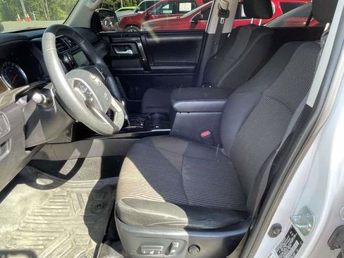 Used 2017 Toyota 4Runner TRD Off-Road AWD/4WD image 15