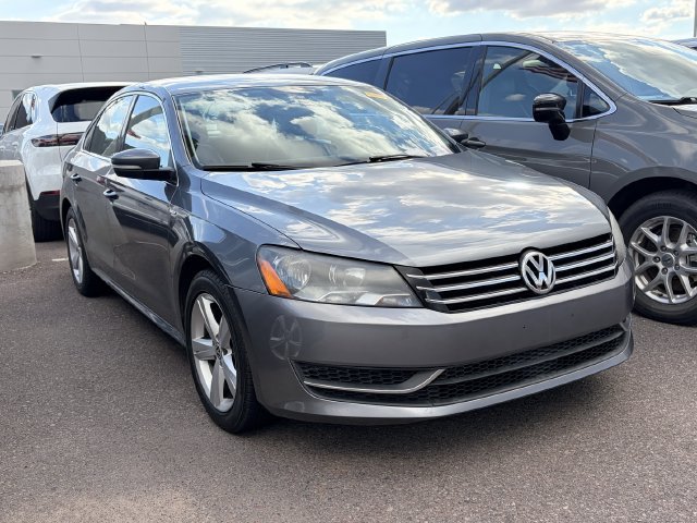 Used 2014 Volkswagen Passat 1.8T Wolfsburg Edition FWD image 3