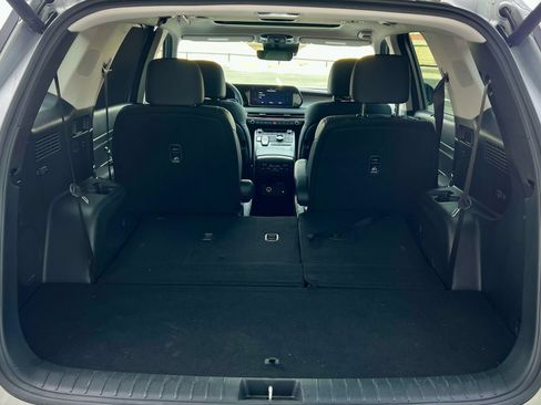 Used 2024 Hyundai Palisade SEL w/ Premium Package FWD image 7