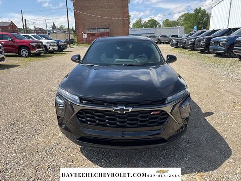 Used 2025 Chevrolet Trax RS w/ Sunroof Package FWD image 8