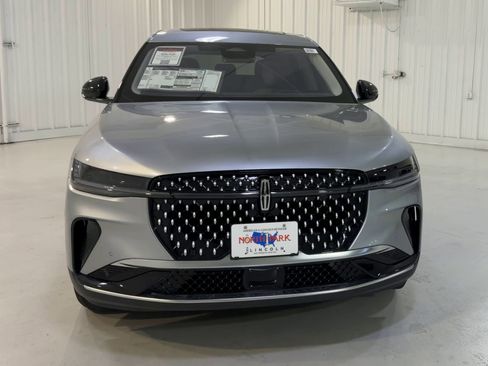 New 2026 Lincoln Nautilus Premier image 4