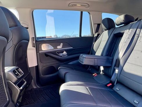 Used 2026 Mercedes-Benz GLS 450 4MATIC image 19