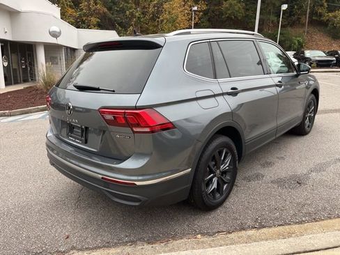 Used 2024 Volkswagen Tiguan SE image 3