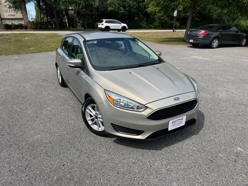 Used 2015 Ford Focus SE FWD image 35