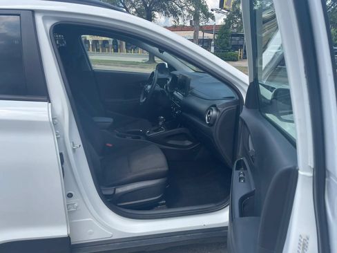 Used 2022 Hyundai Kona SEL FWD image 11