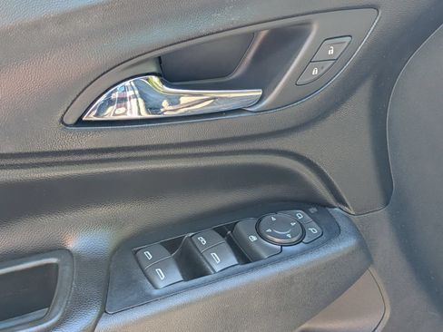 Used 2018 Chevrolet Equinox LT AWD/4WD image 24