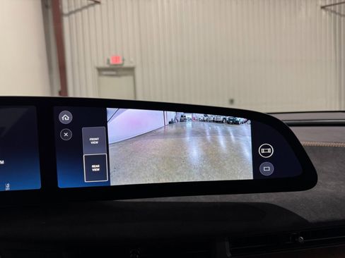 Used 2022 Lucid Air Grand Touring image 32