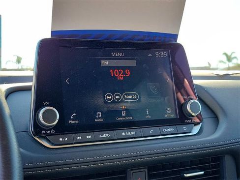 Used 2023 Nissan Rogue SV image 26