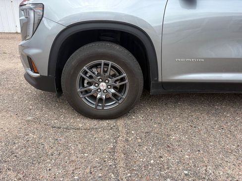 Used 2025 GMC Acadia Elevation AWD/4WD image 4