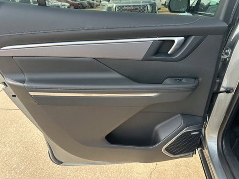 Used 2025 Buick Enclave Sport Touring image 24